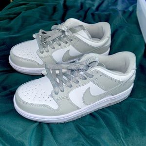 Nike Dunks Women’s low Grey Fog..size 7